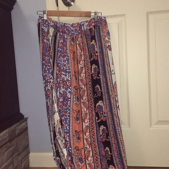 Long bohemian colorful skirt with slit in front - Picture 7 of 7
